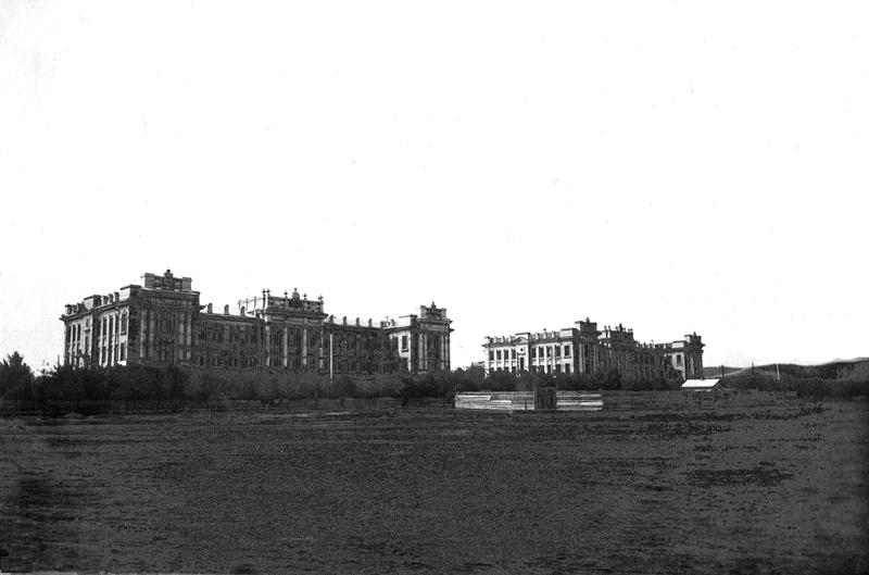 I и II корпуса университета со стороны Московской площади, 1913.jpg