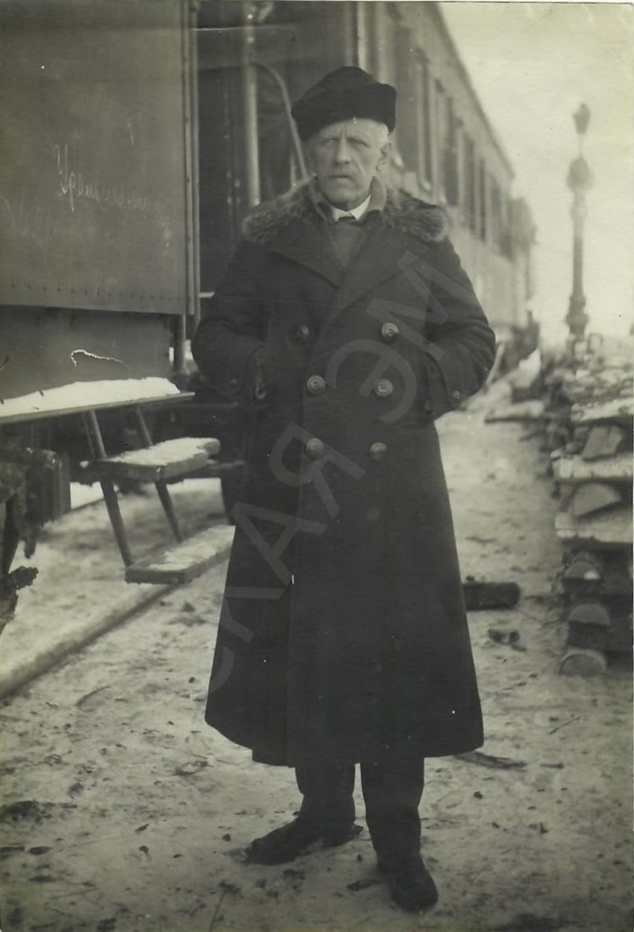 Нансен в Саратове. Снимок конца 1921 - начала 1922.jpg
